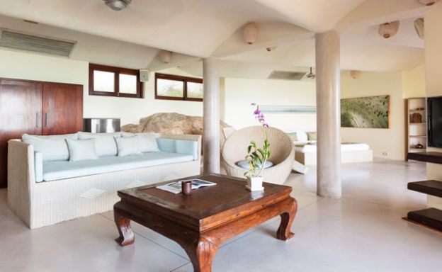 Prestigious 7 Bed Beachfront Luxury Villa in Laem Set