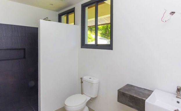 Tropical Modern 5 Bedroom Villa on Lamai Hillside