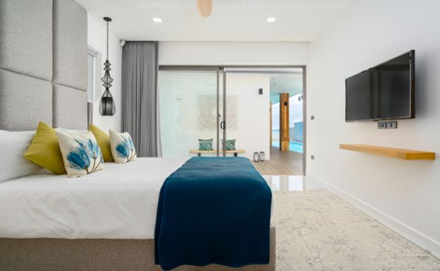 Beautiful 3 Bed Beachfront Villa For Sale on Laem Set