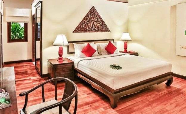 Premium Beachfront 5 Bed Luxury Pool Villa in Bangrak
