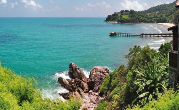 Sleek Modern 5-Bed Luxury Oceanfront Villa in Phuket