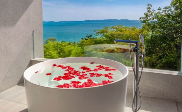 Ultra-Modern 5 Bedroom Luxury Pool Villa in Phuket