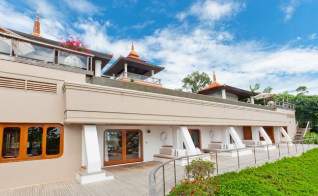 Magnificent 6 Bedroom Oceanfront Mansion in Phuket