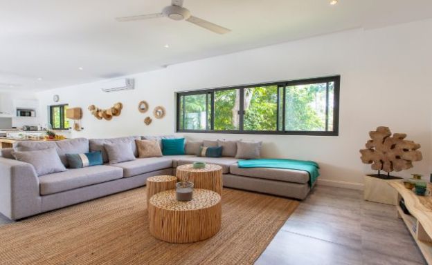 Modern 4 Bed Pool Villa 500m to Chaweng Noi Beach