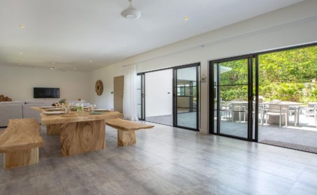 Modern 4 Bed Pool Villa 500m to Chaweng Noi Beach