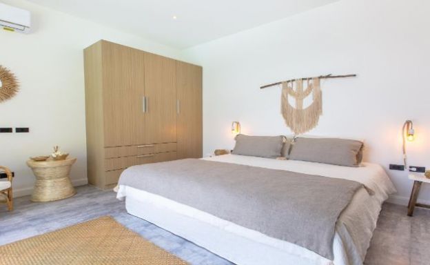 Modern 4 Bed Pool Villa 500m to Chaweng Noi Beach