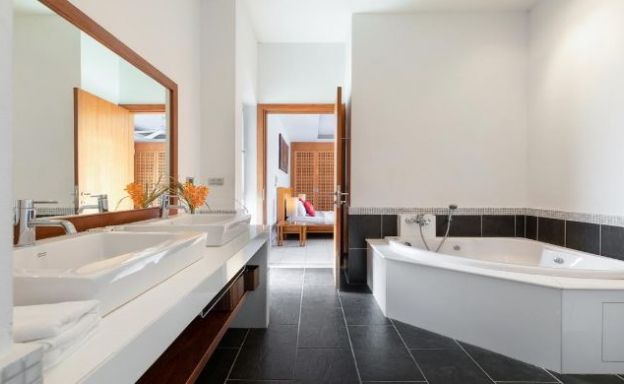 Modern 3 Bed Tropical  Villa in Choeng Mon