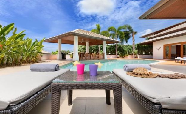 Modern 3 Bed Tropical  Villa in Choeng Mon