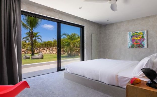 Contemporary 5 Bedroom Sea View Villa in Choeng Mon
