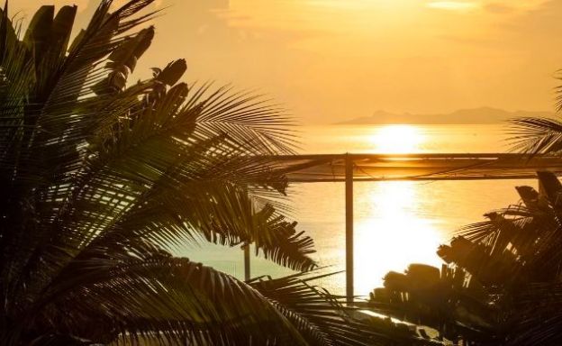 Exquisite 4 Bed Luxury Beachfront Villa in Taling Ngam