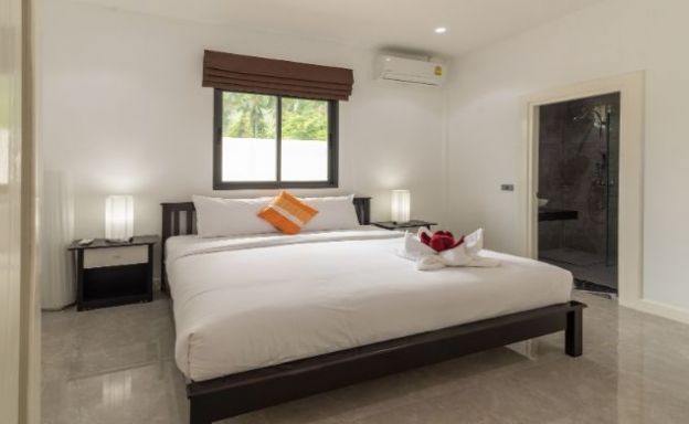 Tropical 5 Bedroom Modern Pool Villa in Lamai
