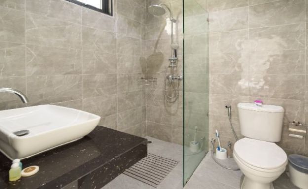 Tropical 5 Bedroom Modern Pool Villa in Lamai