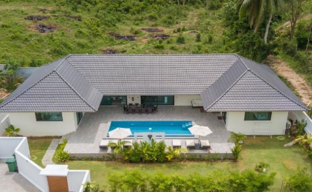 Tropical 5 Bedroom Modern Pool Villa in Lamai
