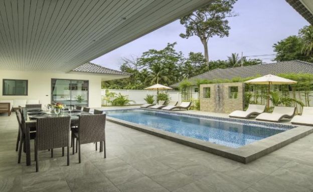 Tropical 5 Bedroom Modern Pool Villa in Lamai