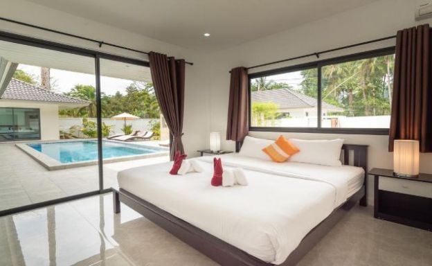 Tropical 5 Bedroom Modern Pool Villa in Lamai