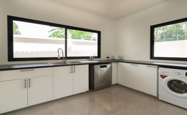 Tropical 5 Bedroom Modern Pool Villa in Lamai