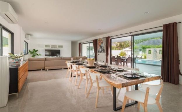 Tropical 5 Bedroom Modern Pool Villa in Lamai