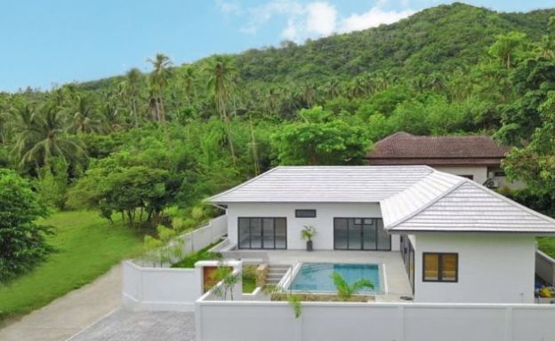New 3 Bedroom Tropical Pool Villas in Maenam