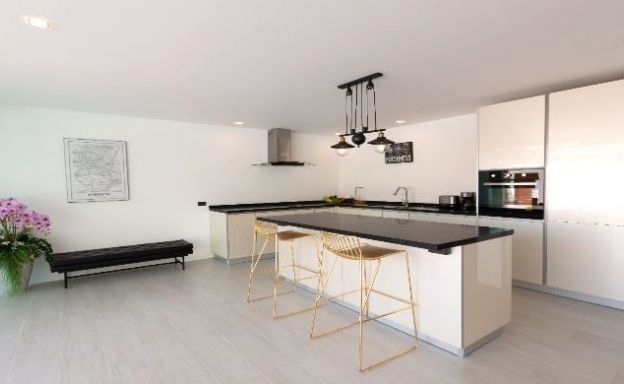 Stylish 3 Bed Modern Design Pool Villa in Bangrak