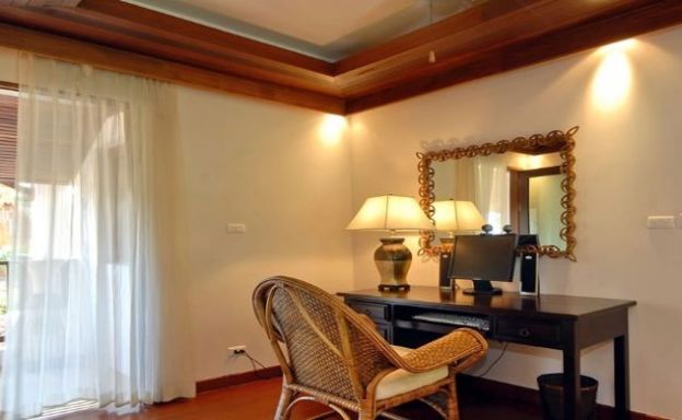 Thai Style 4 Bedroom Tropical Pool Villa in Hua Thanon