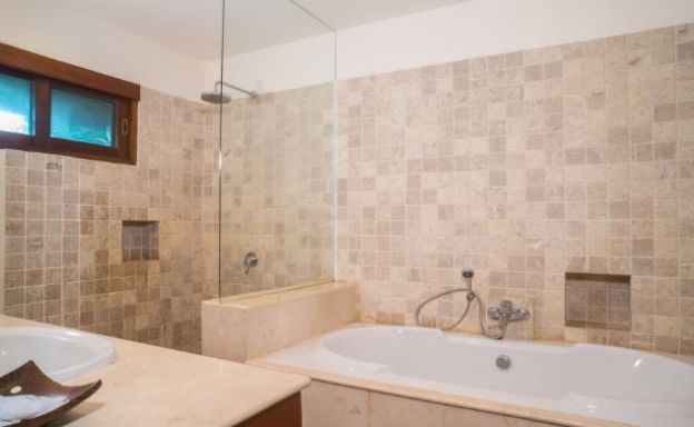 Traditional 3 Bed Beachside Pool Villas in Hua Thanon