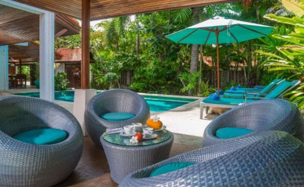 Traditional 3 Bed Beachside Pool Villas in Hua Thanon