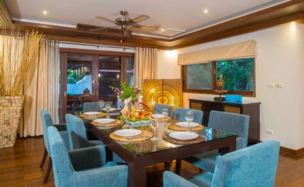 Traditional 3 Bed Beachside Pool Villas in Hua Thanon