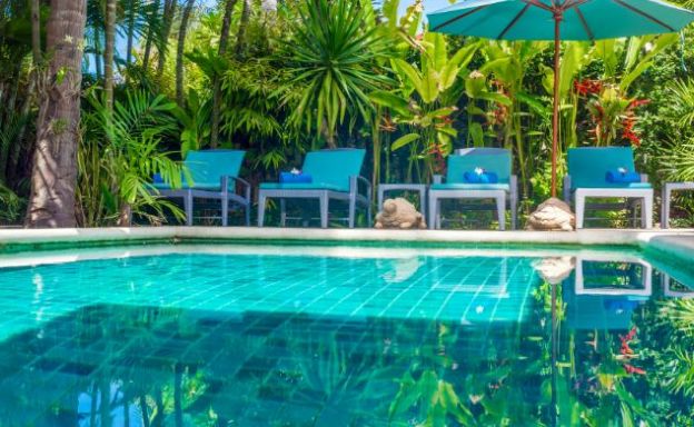 Traditional 3 Bed Beachside Pool Villas in Hua Thanon