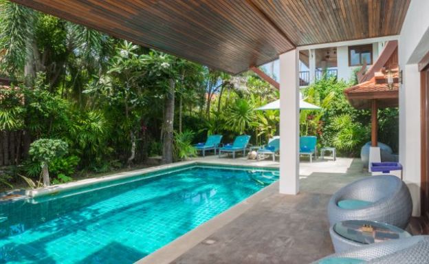 Traditional 3 Bed Beachside Pool Villas in Hua Thanon
