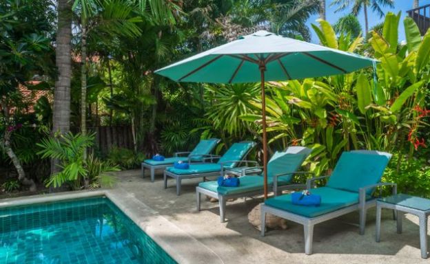 Traditional 3 Bed Beachside Pool Villas in Hua Thanon
