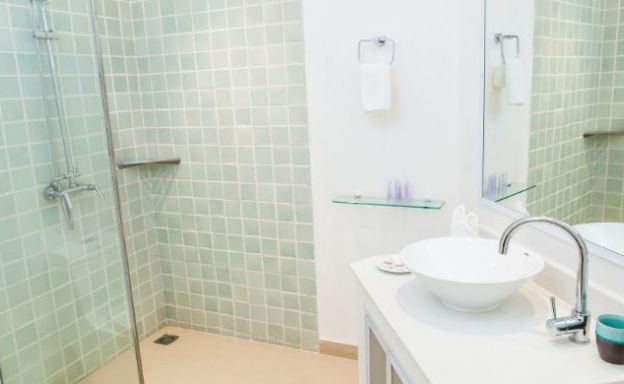 Charming 3 Bed Beachside Pool Villa in Hua Thanon