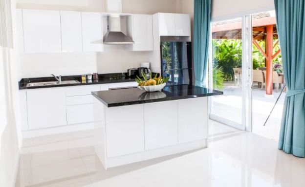 Charming 3 Bed Beachside Pool Villa in Hua Thanon