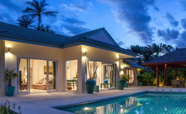 Charming 3 Bed Beachside Pool Villa in Hua Thanon