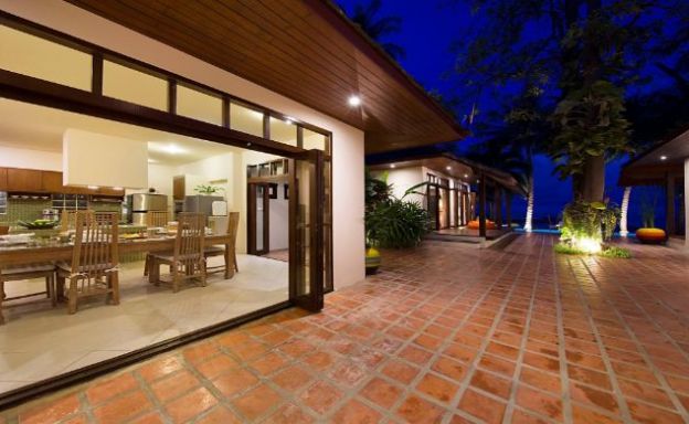 Tropical Beachfront 4 Bedroom Pool Villa in Laem Sor