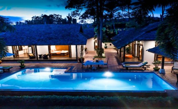 Tropical Beachfront 4 Bedroom Pool Villa in Laem Sor
