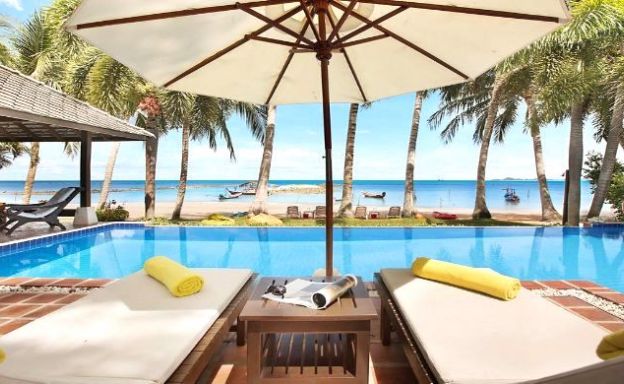 Tropical Beachfront 4 Bedroom Pool Villa in Laem Sor