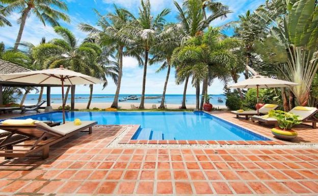 Tropical Beachfront 4 Bedroom Pool Villa in Laem Sor