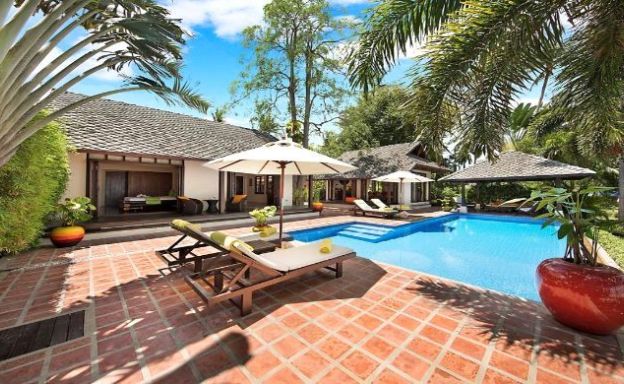 Tropical Beachfront 4 Bedroom Pool Villa in Laem Sor