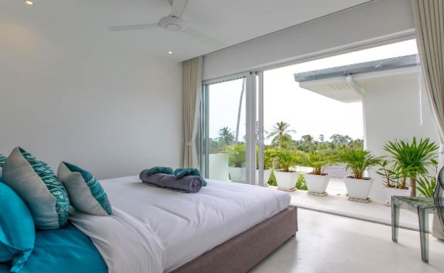 Chic 3 Bedroom Luxury Sea View Villa in Chaweng Noi