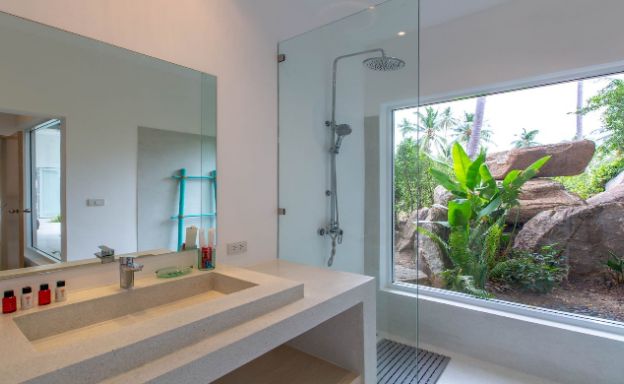 Chic 3 Bedroom Luxury Sea View Villa in Chaweng Noi