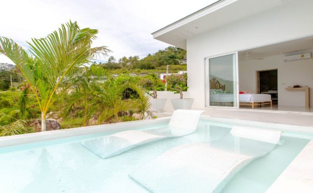 Chic 3 Bedroom Luxury Sea View Villa in Chaweng Noi