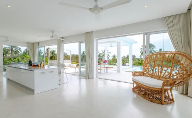 Chic 3 Bedroom Luxury Sea View Villa in Chaweng Noi