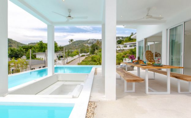 Chic 3 Bedroom Luxury Sea View Villa in Chaweng Noi