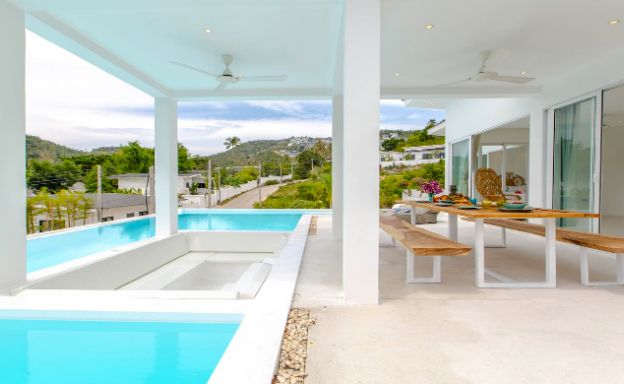 Chic 3 Bedroom Luxury Sea View Villa in Chaweng Noi