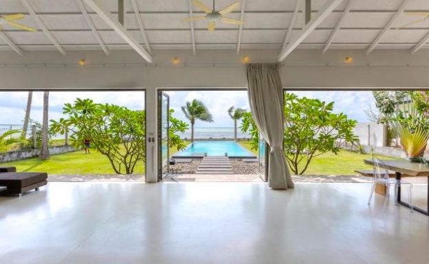 Modern 4 Bed Beachfront Pool Villa in Thong Krut