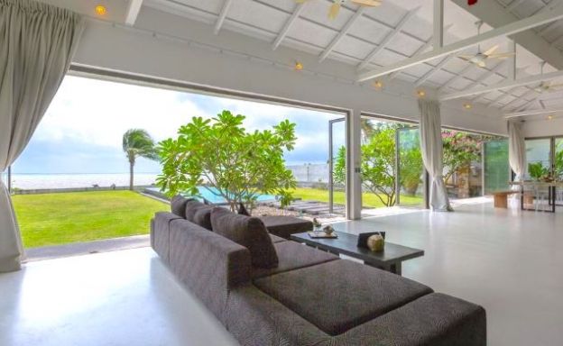 Modern 4 Bed Beachfront Pool Villa in Thong Krut