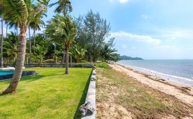 Modern 4 Bed Beachfront Pool Villa in Thong Krut
