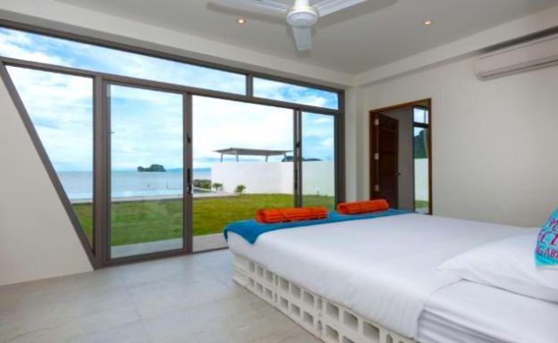 Beachfront Tropical Pool Villa Resort in Surat Thani