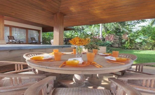 Magnificent 6 Bedroom Beachfront Villa in Laem Sor