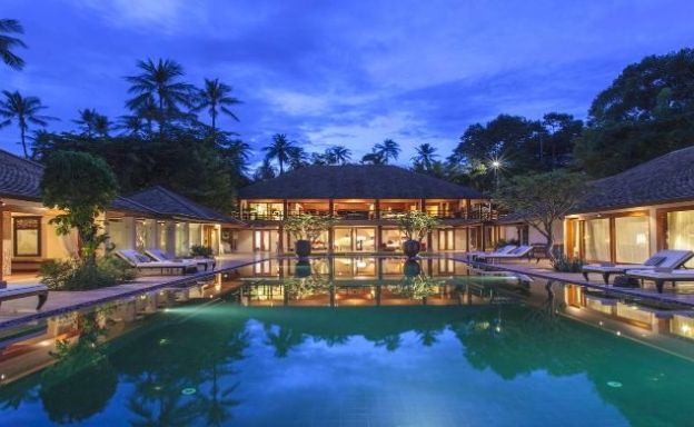 Magnificent 6 Bedroom Beachfront Villa in Laem Sor